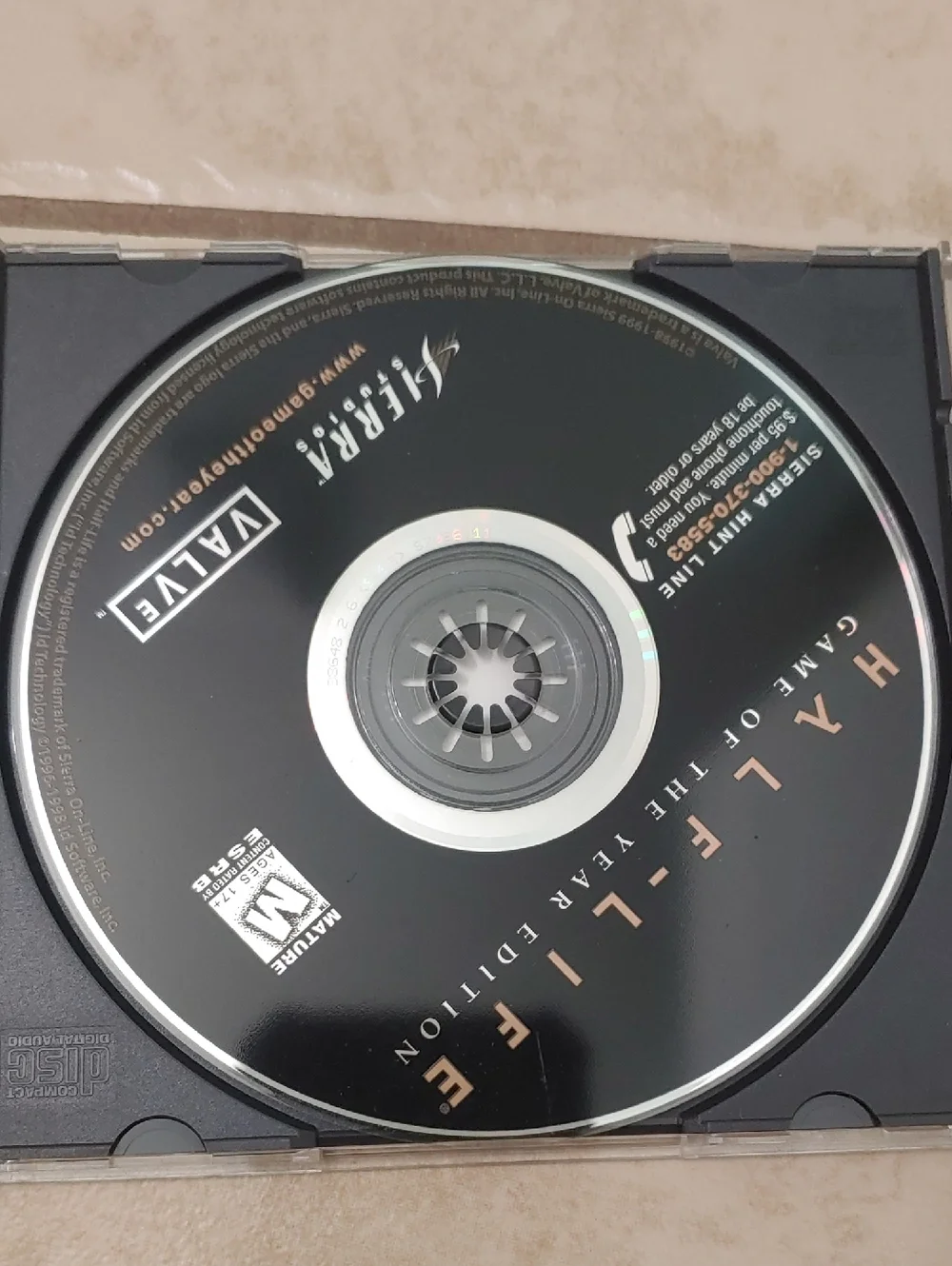 Half-Life: Game of the Year Edition 1999 PC CD-Rom